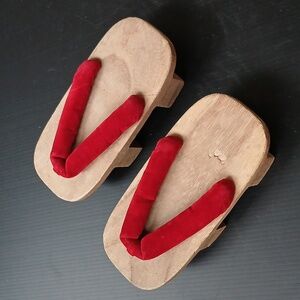 Japanese Traditional Geta Wooden Sandals Red Velvet Hanao Vintage Hand Carved
